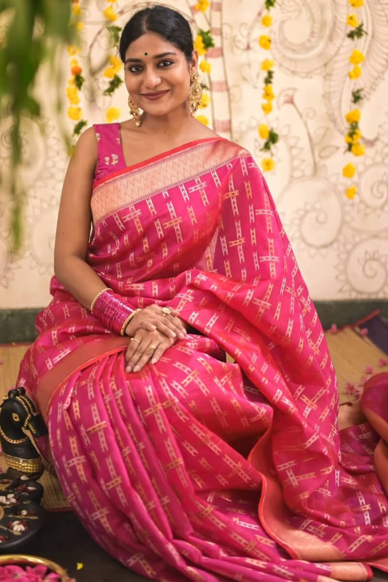 Artistic Dark Pink Soft Silk Saree With Refreshing Blouse Piece - Surats Fabric