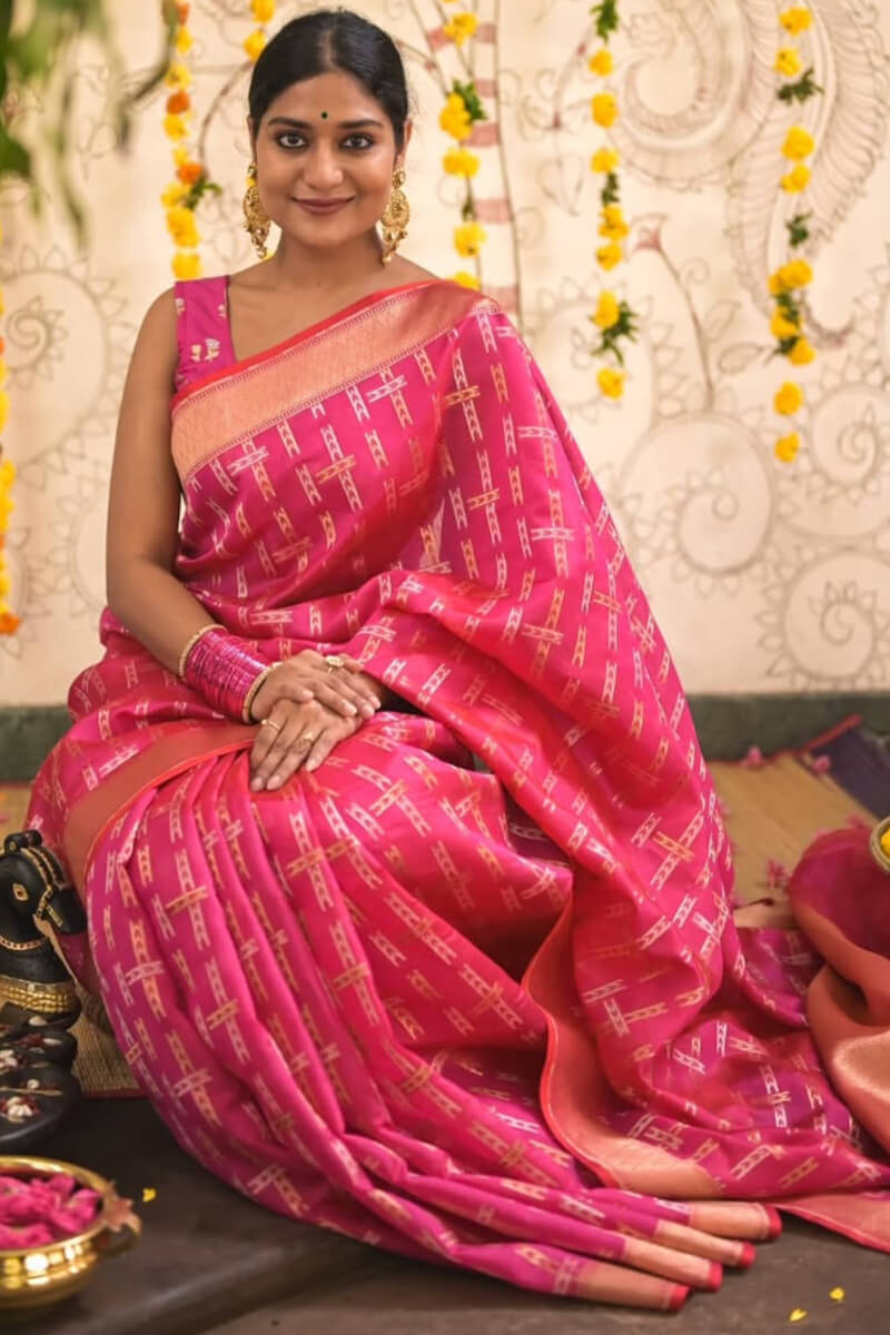 Artistic Dark Pink Soft Silk Saree With Refreshing Blouse Piece - Surats Fabric