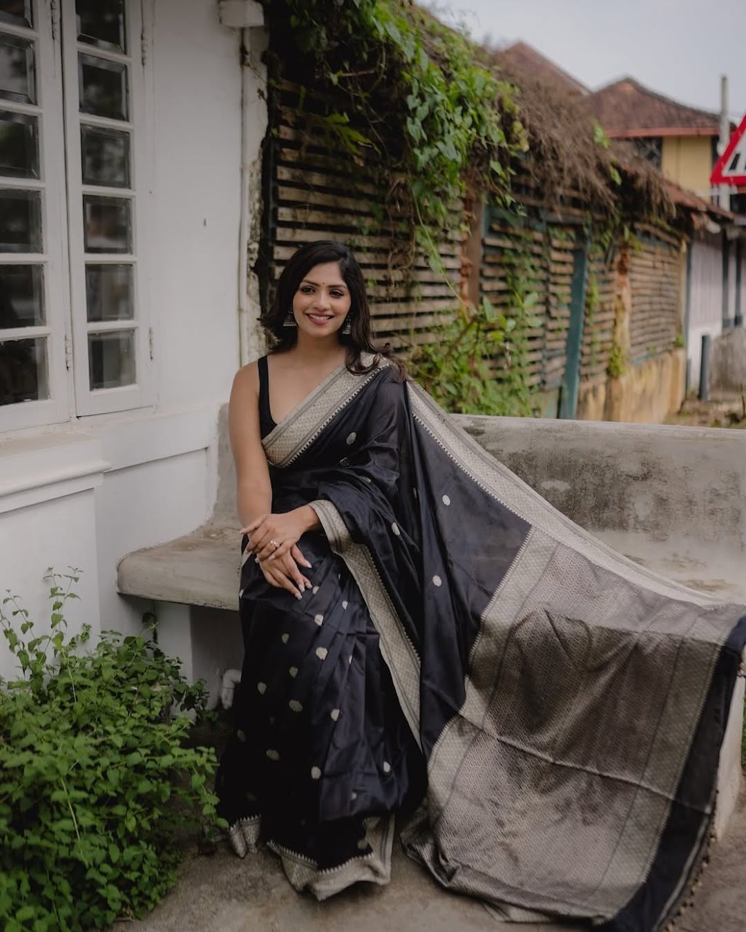 Assemblage Black Soft Silk Saree With Ebullience Blouse Piece - Surats Fabric