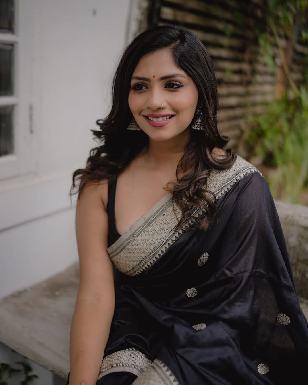 Assemblage Black Soft Silk Saree With Ebullience Blouse Piece - Surats Fabric
