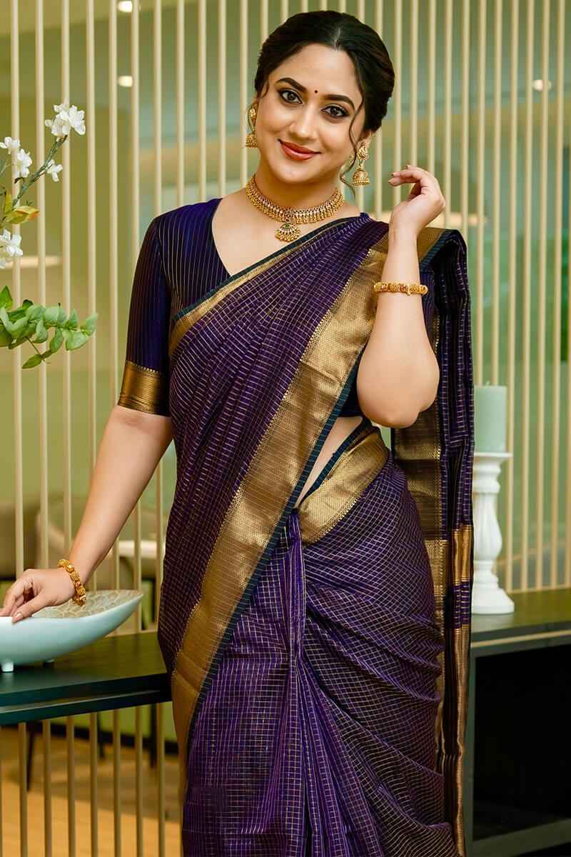 Adoring Navy Blue Soft Silk Saree With Delightful Blouse Piece