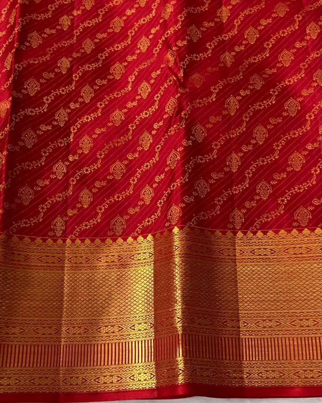 Captivating Red Soft Banarasi Silk Saree With Prodigal Blouse Piece - Surats Fabric