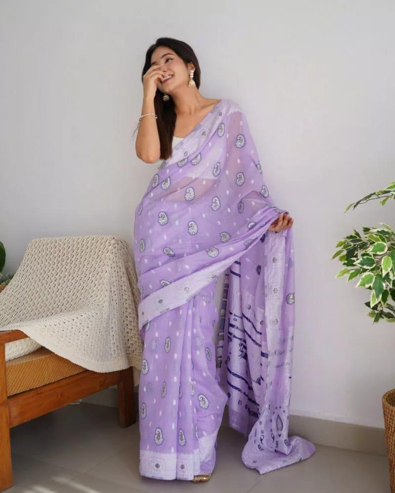 Bucolic Lavender Cotton Silk Saree With Effervescent Blouse Piece - Surats Fabric