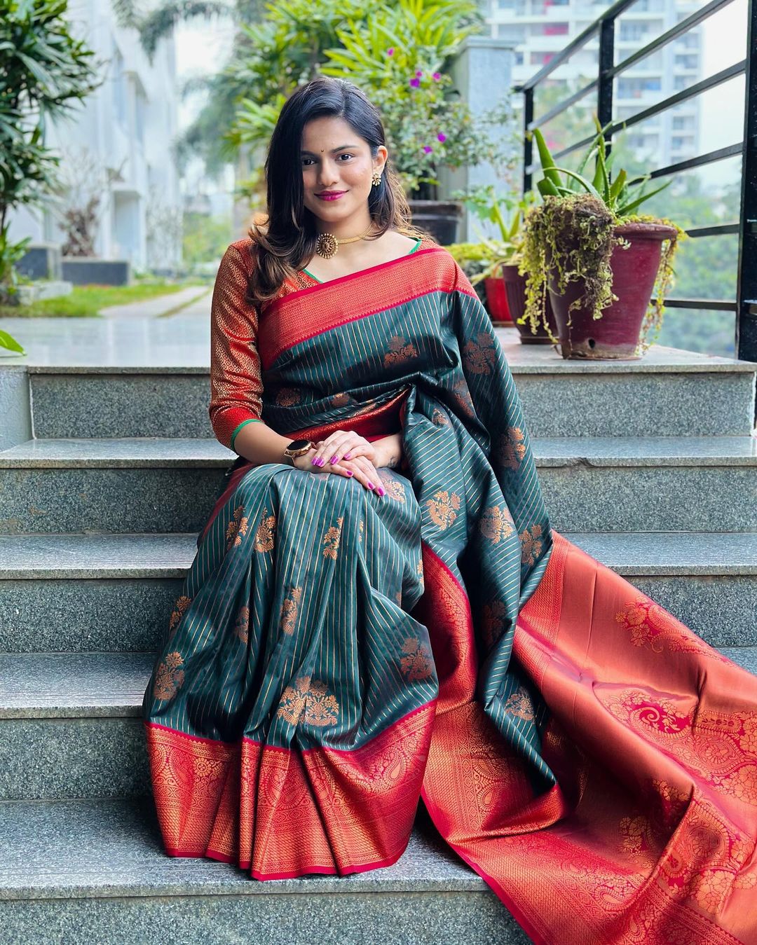 Blissful Dark Green Soft Silk Saree With Eye-catching Blouse Piece - Surats Fabric