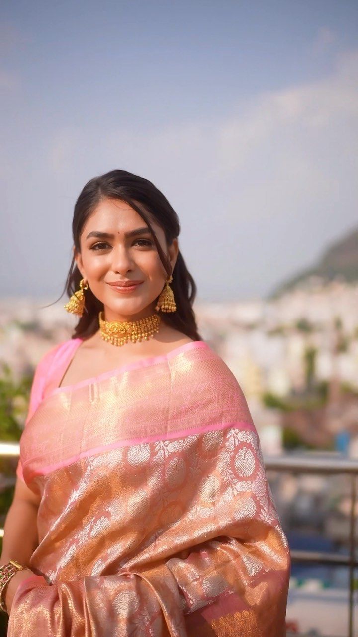 Attractive Pink Soft Banarasi Silk Saree With Impressive Blouse Piece - Surats Fabric