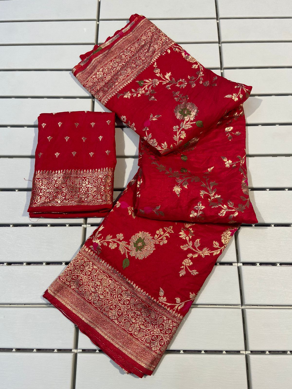 Artistic Red Soft Banarasi Silk Saree With Improbable Blouse Piece - Surats Fabric