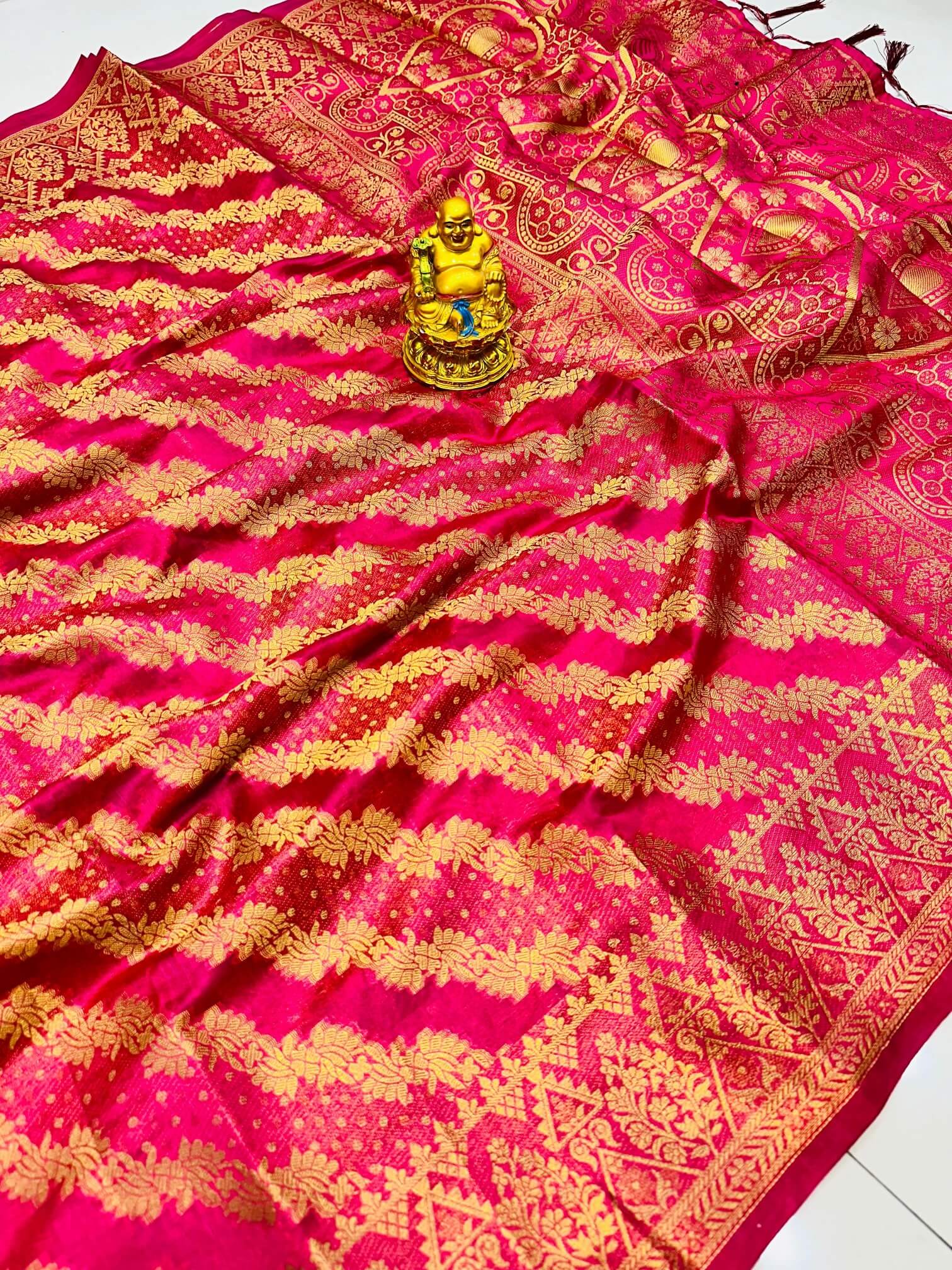 Captivating Dark Pink Organza Silk Saree With Smart Blouse Piece - Surats Fabric