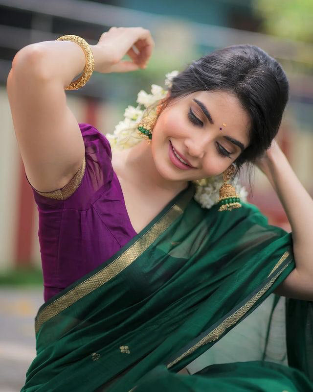 Attractive Green Cotton Silk Saree With Flaunt Blouse Piece - Surats Fabric